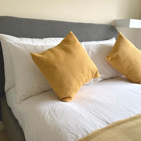 Ashford Holiday Home Sleeps 6 Free Parking Wifi Willesborough Eksteriør billede
