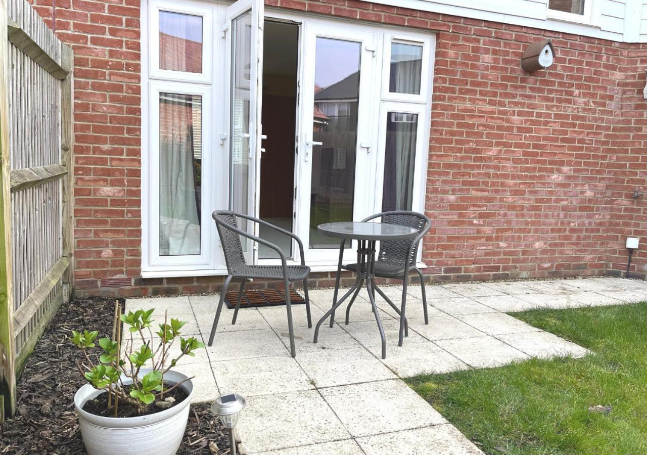 Ashford Holiday Home Sleeps 6 Free Parking Wifi Willesborough Eksteriør billede