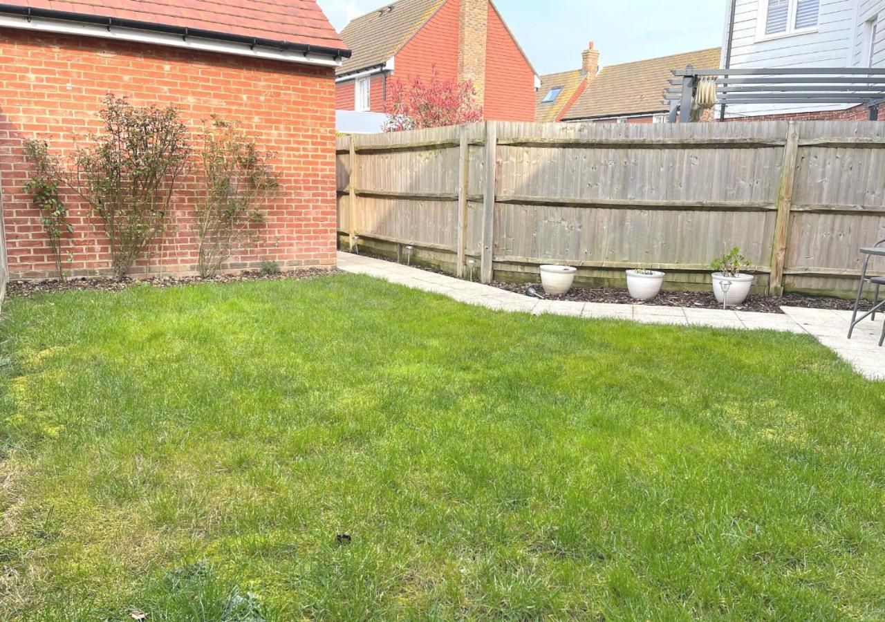 Ashford Holiday Home Sleeps 6 Free Parking Wifi Willesborough Eksteriør billede