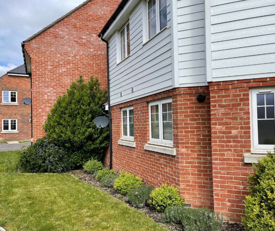 Ashford Holiday Home Sleeps 6 Free Parking Wifi Willesborough Eksteriør billede
